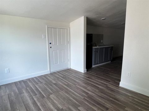201 Eastwood Unit 6 Street 6 Houston TX 77011