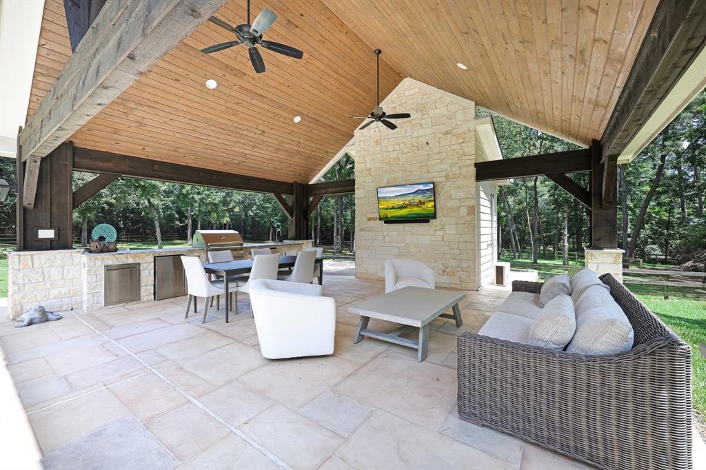 8902 Sendera Drive, Magnolia, Texas image 33