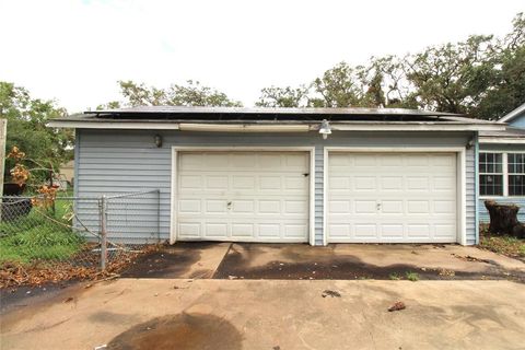 A home in Clute