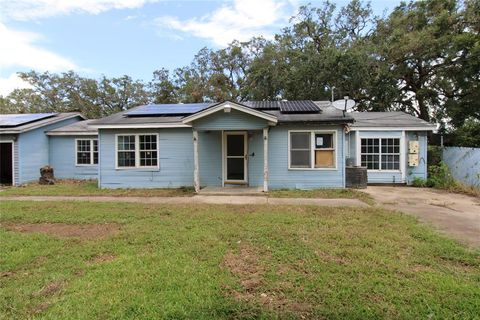 A home in Clute