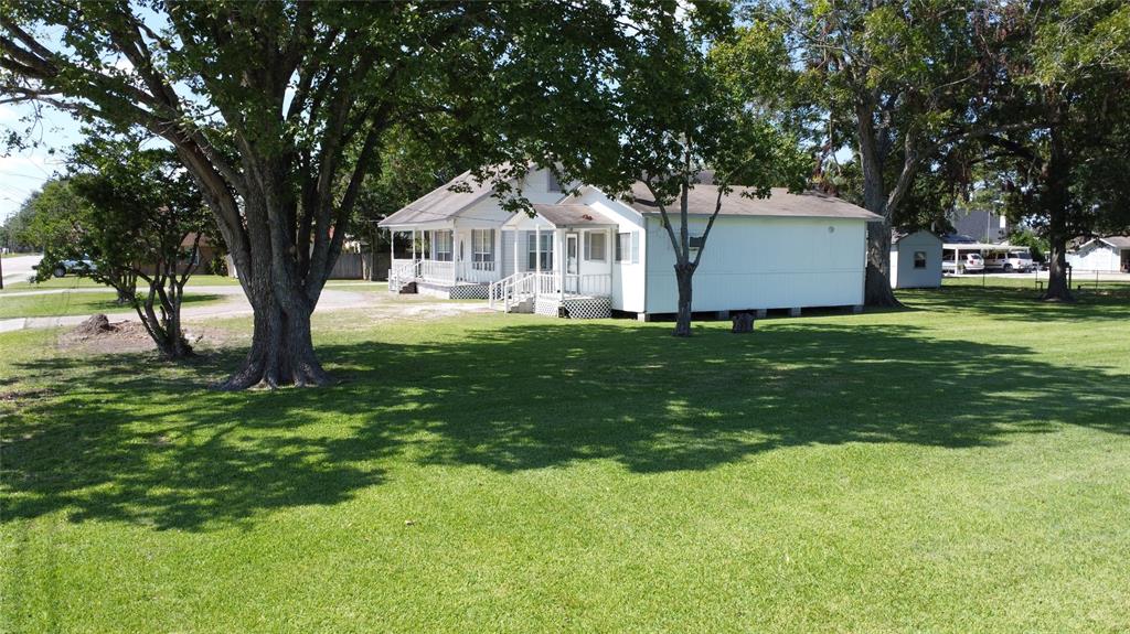 2835 Massey Tompkins Road, Baytown, Texas image 3