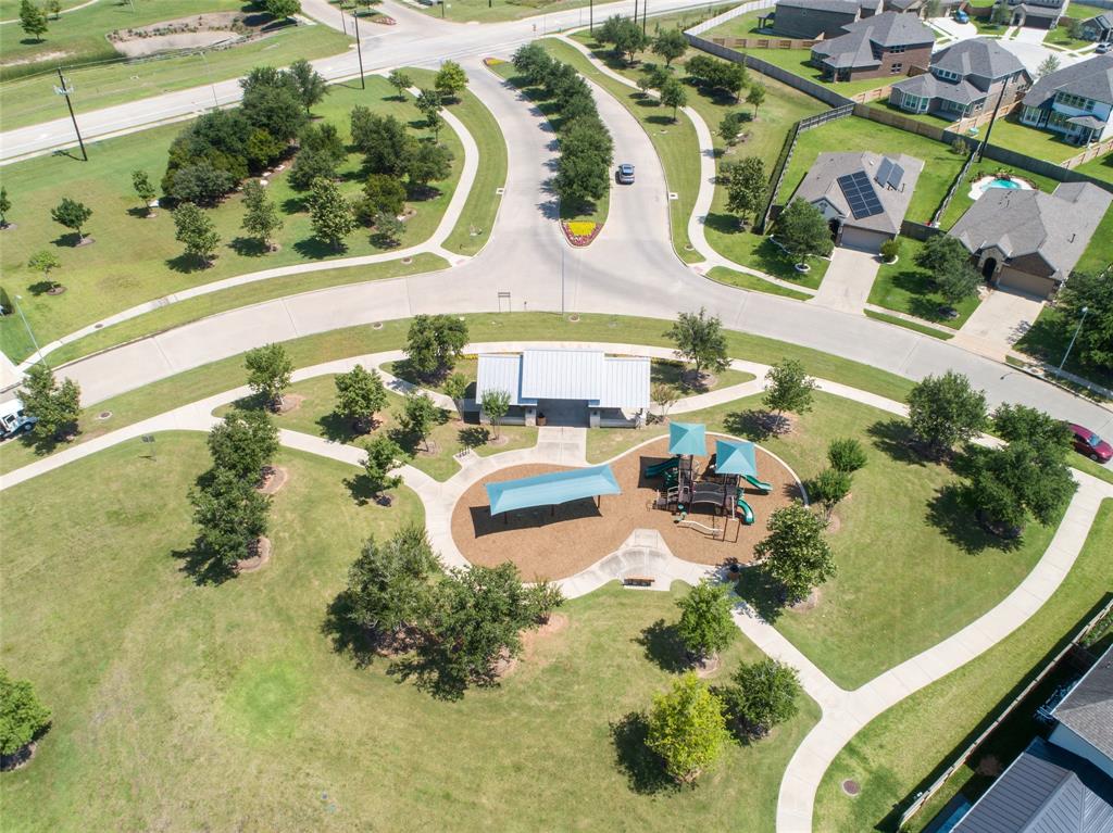 1902 Emerald Breeze Court
