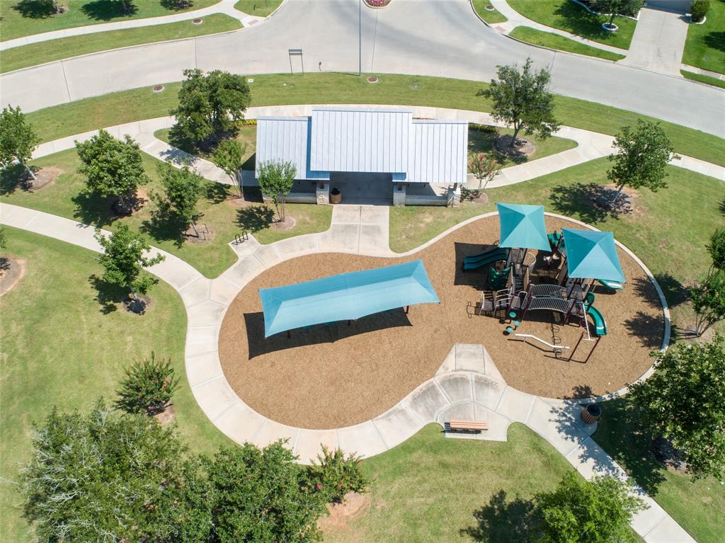 1902 Emerald Breeze Court