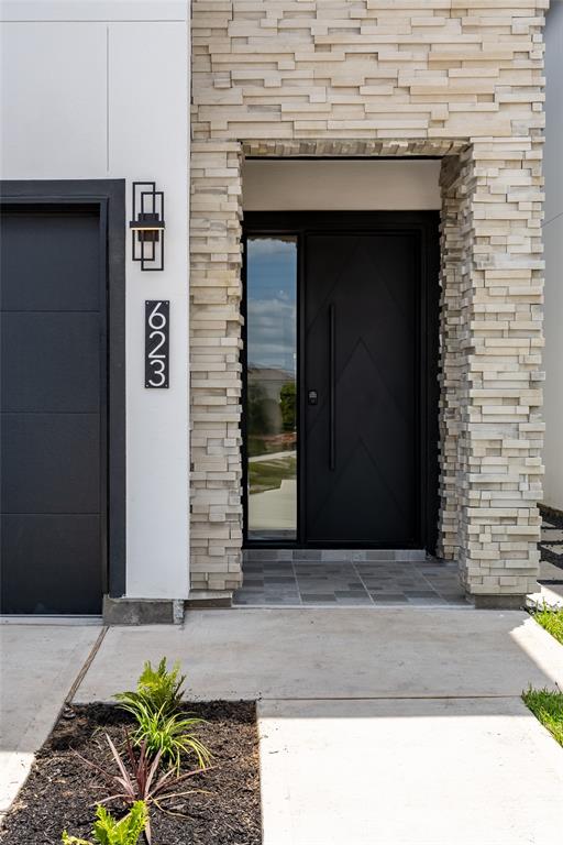 631 Rolling Oaks