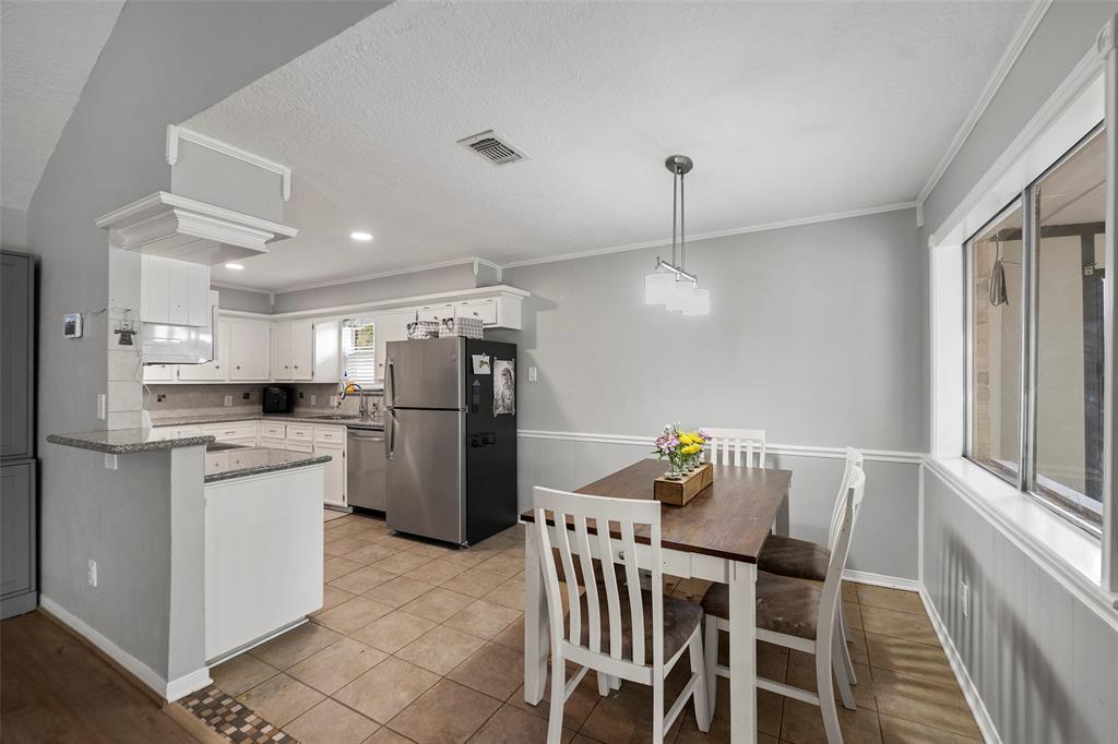 6807 Stoney River Drive, Spring, Texas image 14