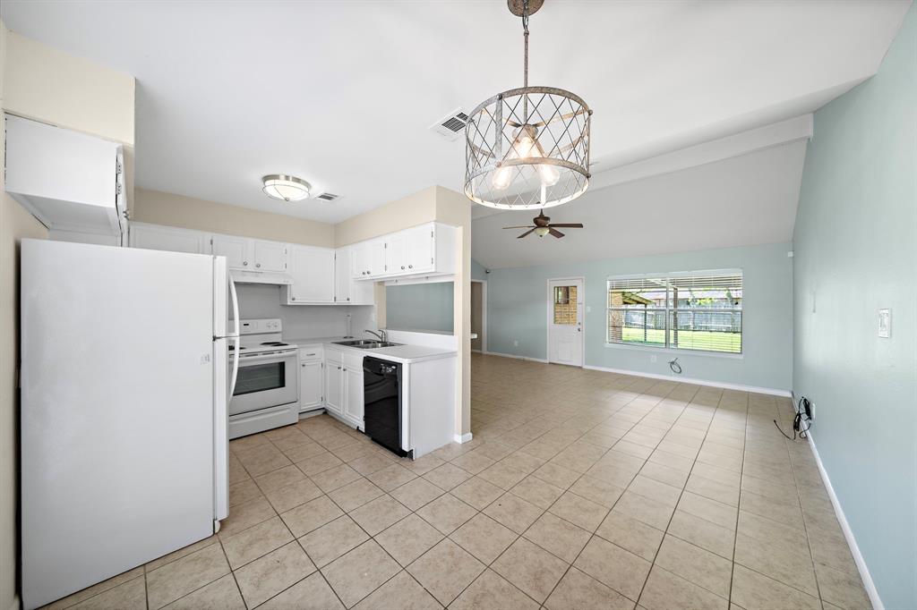 1302 2nd Street, League City, Texas image 5