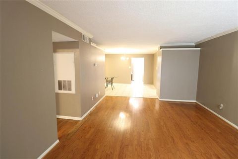 Condominium in Houston TX 3770 Lovers Wood Lane 5.jpg