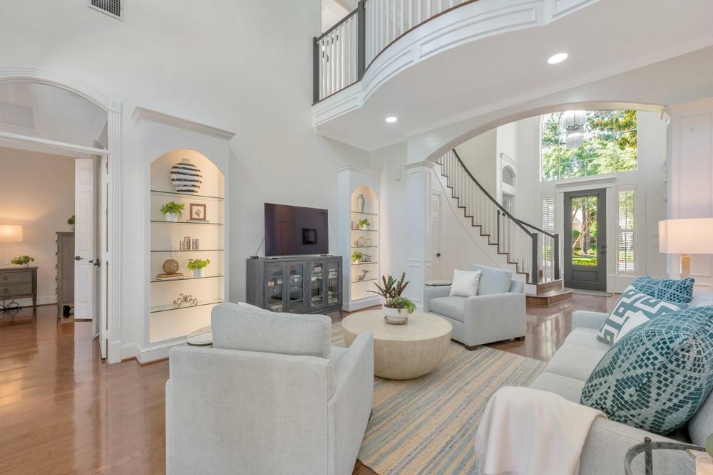 62 W Fairbranch Circle, The Woodlands, Texas image 16