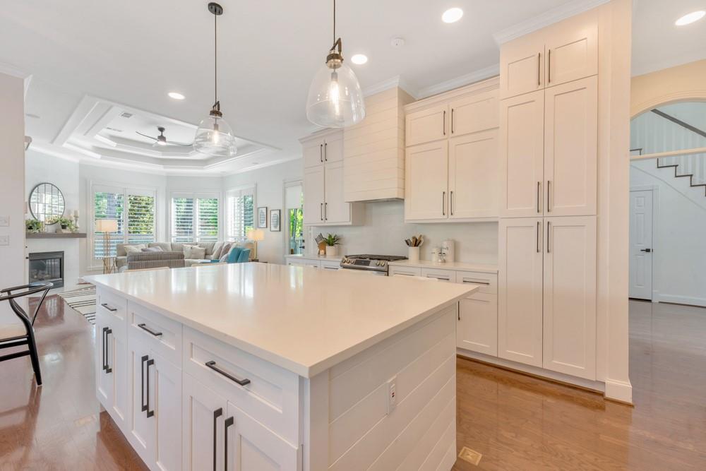62 W Fairbranch Circle, The Woodlands, Texas image 3