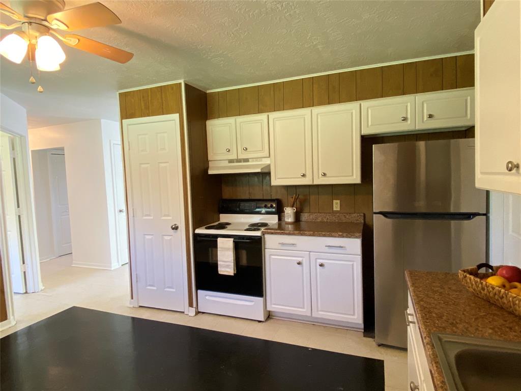 1004 Mill Creek Drive, Brenham, Texas image 5
