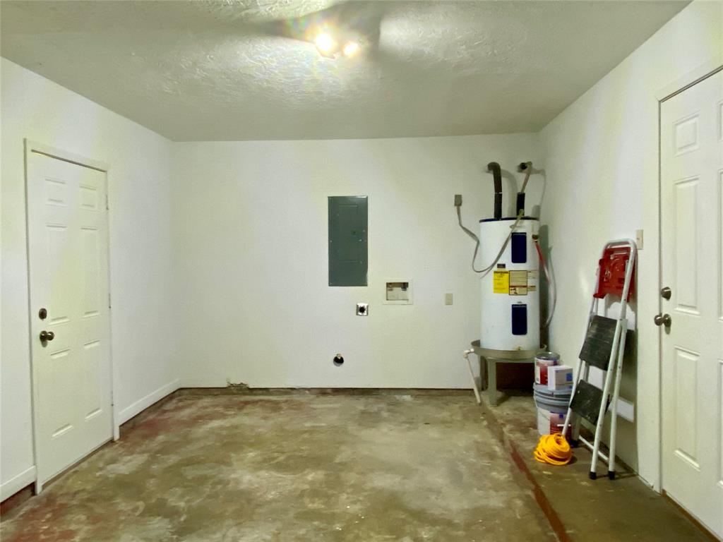 1004 Mill Creek Drive, Brenham, Texas image 13