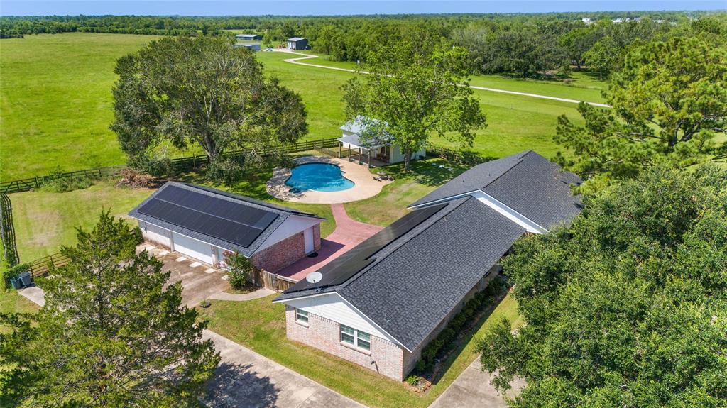 3358 County Road 172, Alvin, Texas image 1