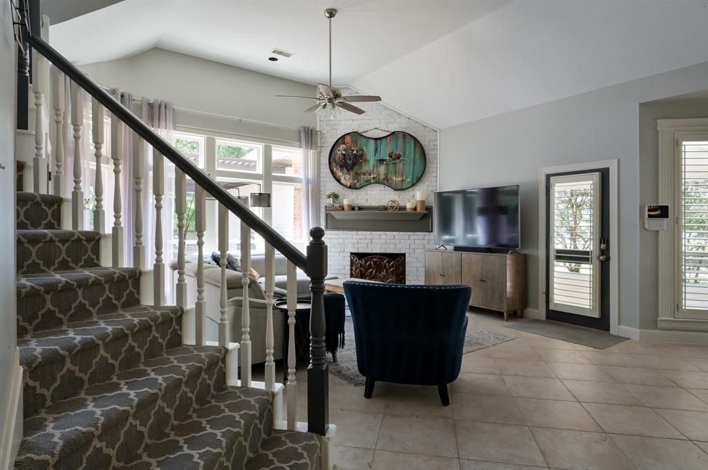 19 Stone Springs Circle, The Woodlands, Texas image 16