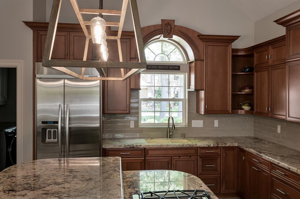 19 Stone Springs Circle, The Woodlands, Texas image 22