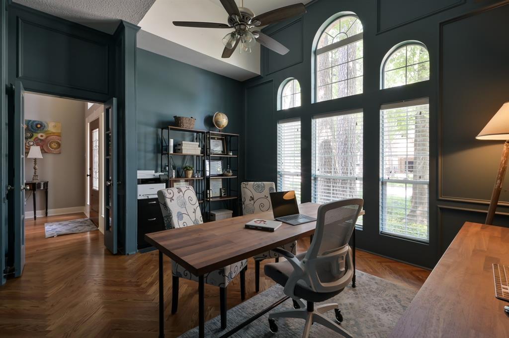 19 Stone Springs Circle, The Woodlands, Texas image 8