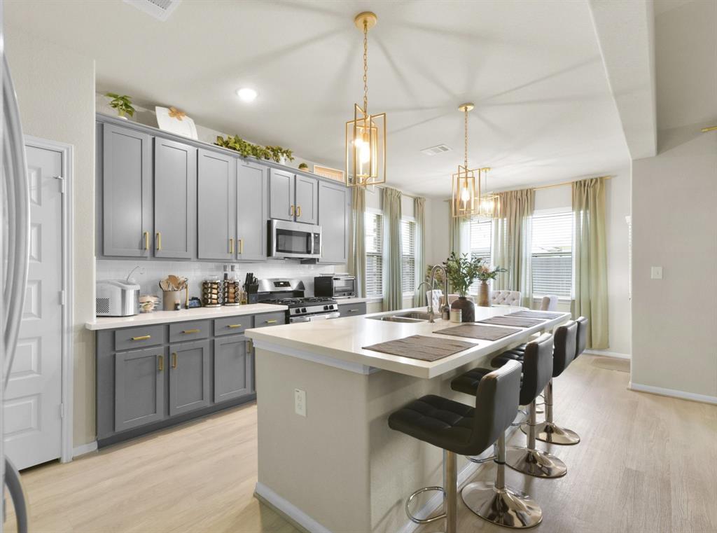 8422 Beacon Bay Circle, Baytown, Texas image 10