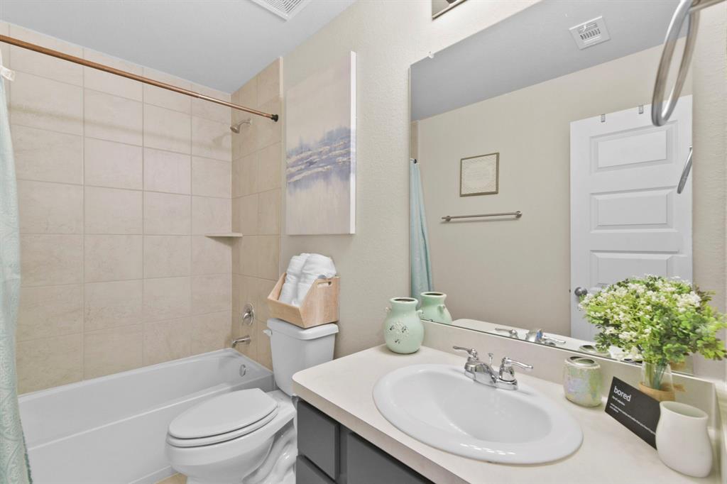 8422 Beacon Bay Circle, Baytown, Texas image 21
