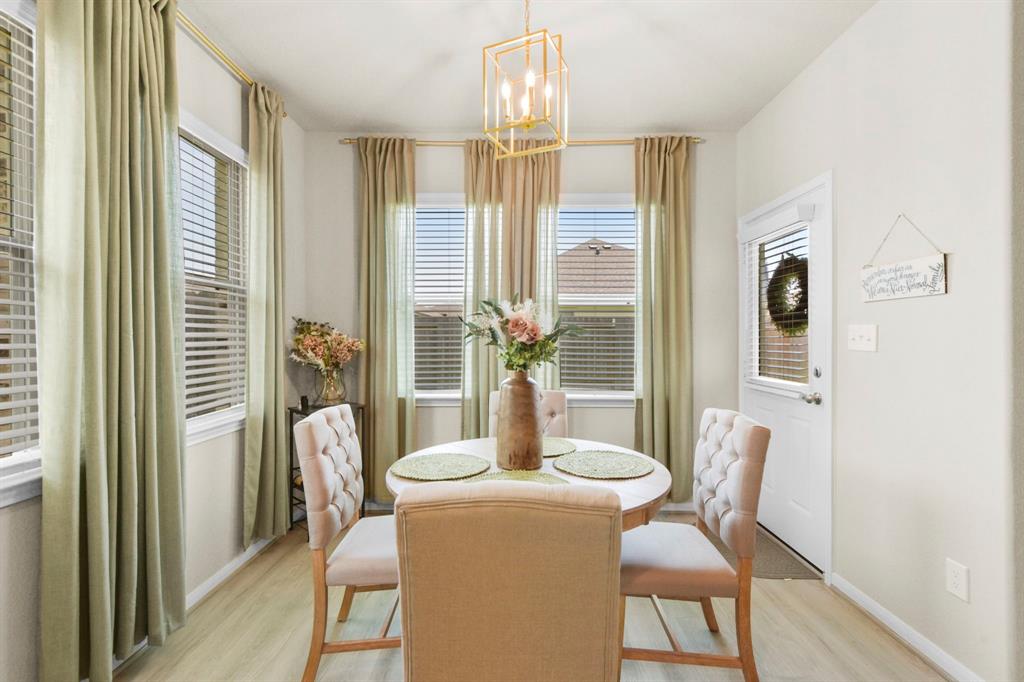 8422 Beacon Bay Circle, Baytown, Texas image 12