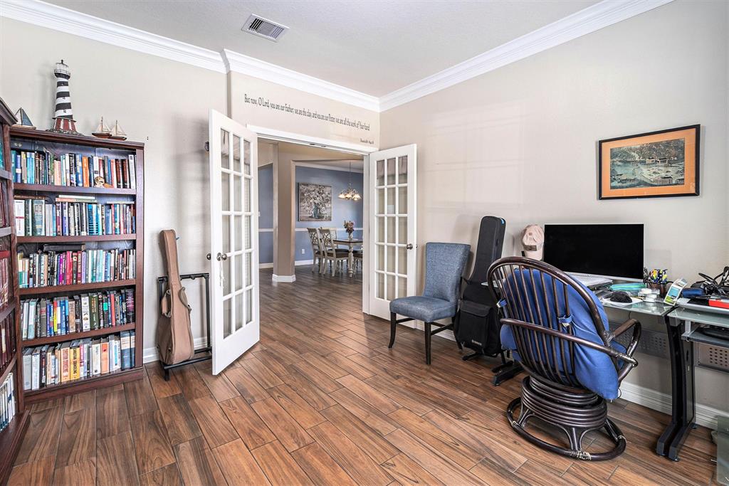 1030 Bay Sky Way, Seabrook, Texas image 8