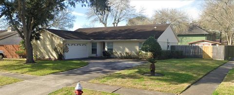 Single Family Residence in Houston TX 11402 Sagewhite Drive.jpg