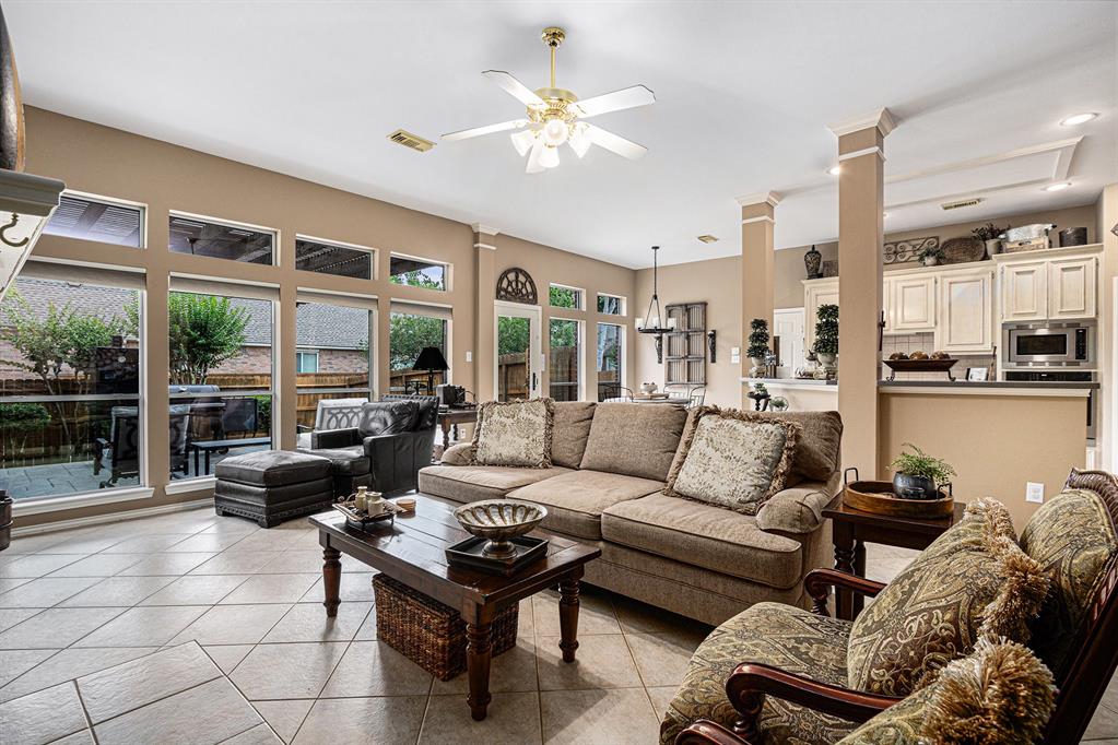 10235 Shipmans Landing Drive, Missouri City, Texas image 17
