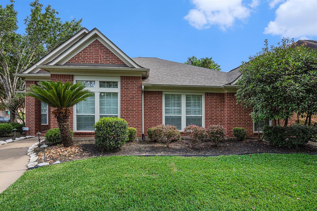 10235 Shipmans Landing Drive, Missouri City, Texas image 2