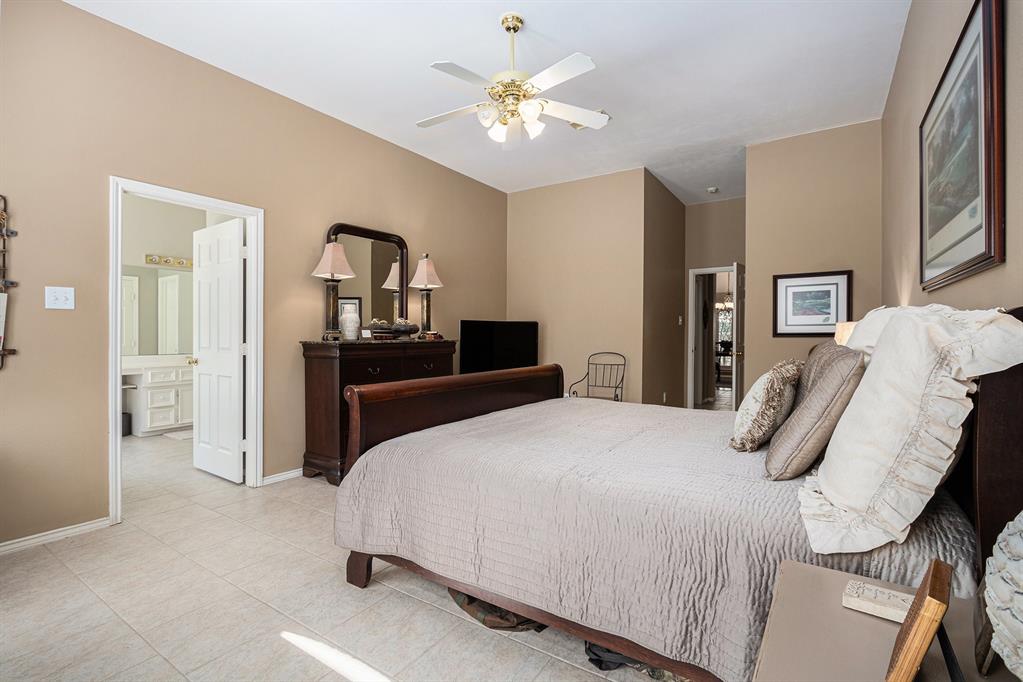 10235 Shipmans Landing Drive, Missouri City, Texas image 19