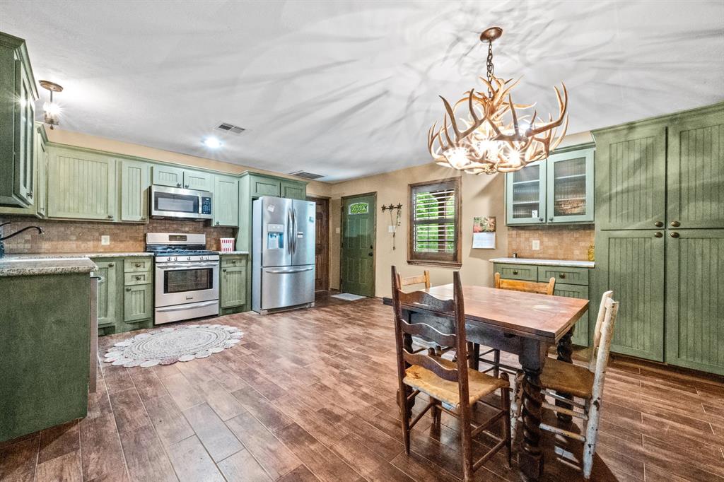 836 Hickory Lake, Livingston, Texas image 4