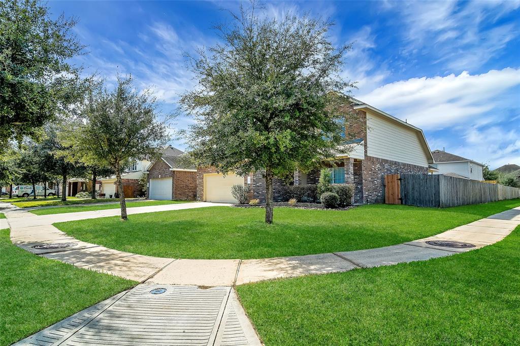 31723 Regal Park Court, Conroe, Texas image 5