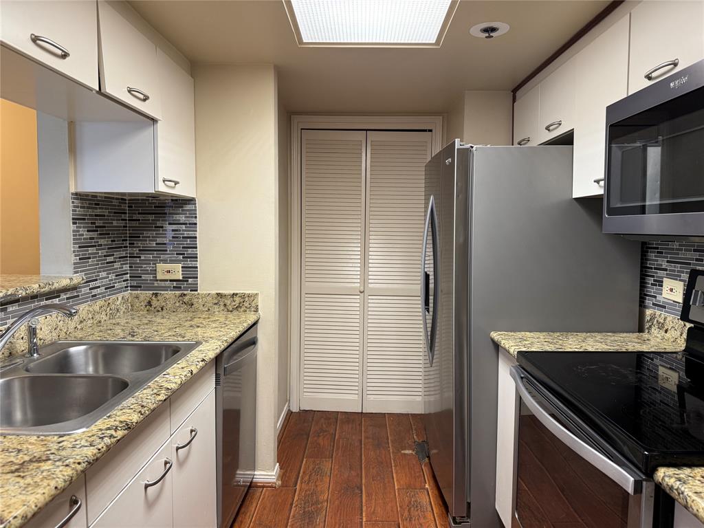 3525 Sage Road #304, Houston, Texas image 3