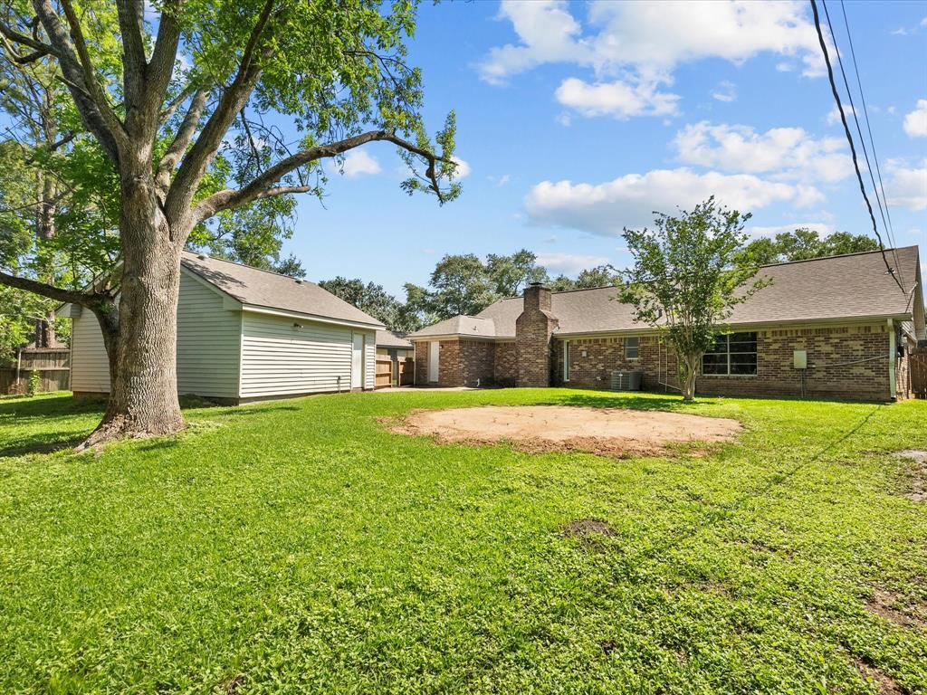 1922 Tracy Lynn Lane, Alvin, Texas image 26