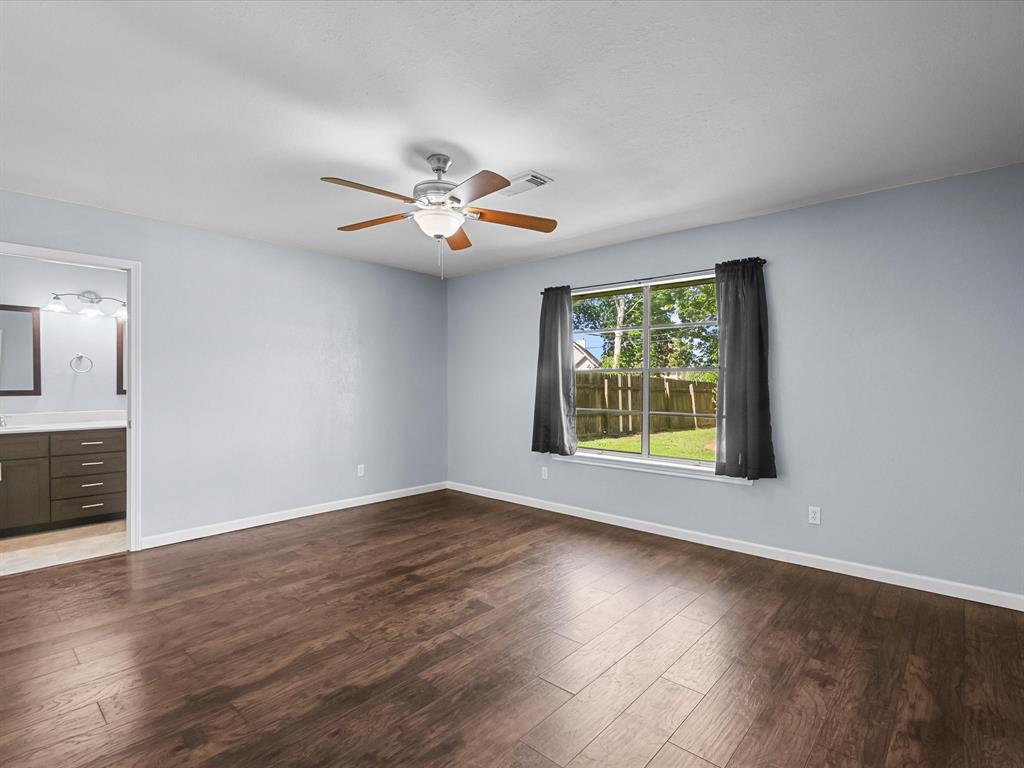 1922 Tracy Lynn Lane, Alvin, Texas image 23