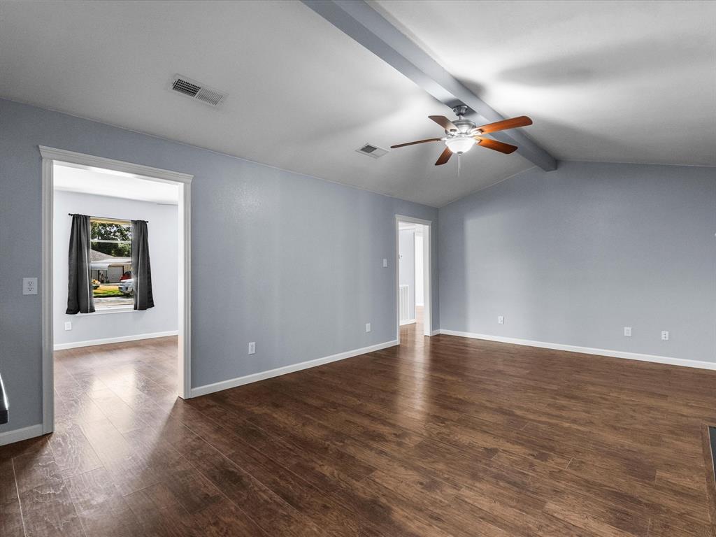 1922 Tracy Lynn Lane, Alvin, Texas image 9