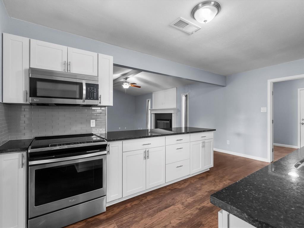 1922 Tracy Lynn Lane, Alvin, Texas image 15