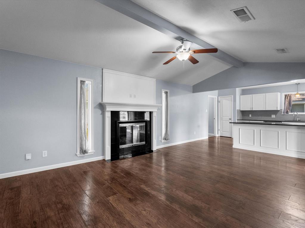 1922 Tracy Lynn Lane, Alvin, Texas image 10