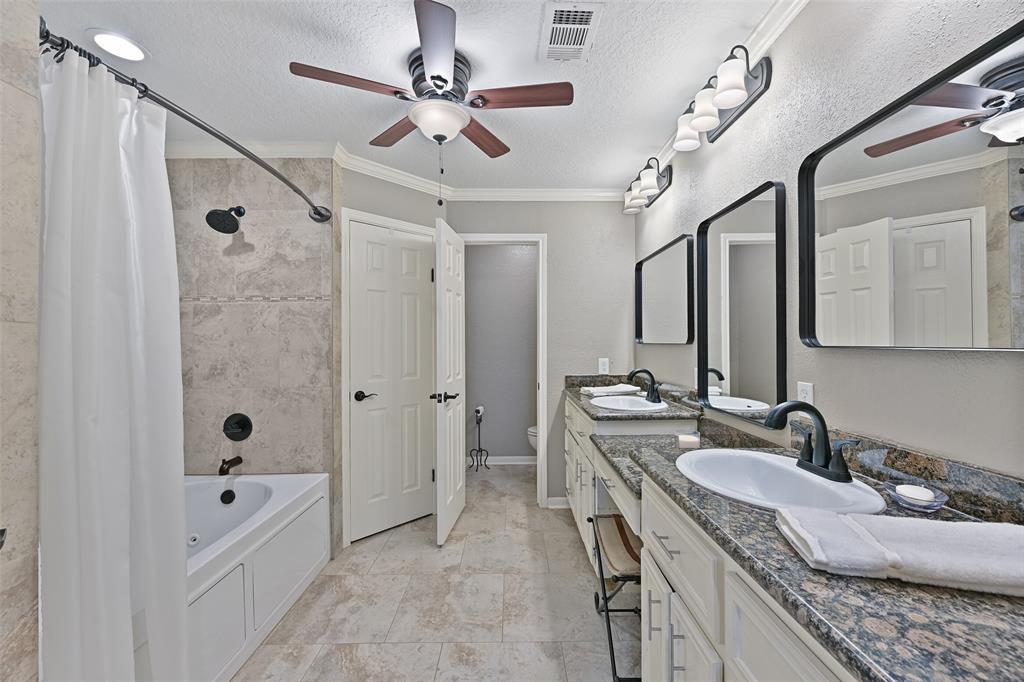 3838 Hansen Drive, Dickinson, Texas image 13