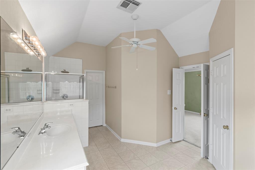 8815 Sunny Ridge Drive, Houston, Texas image 28