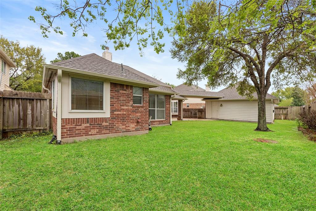 8815 Sunny Ridge Drive, Houston, Texas image 35