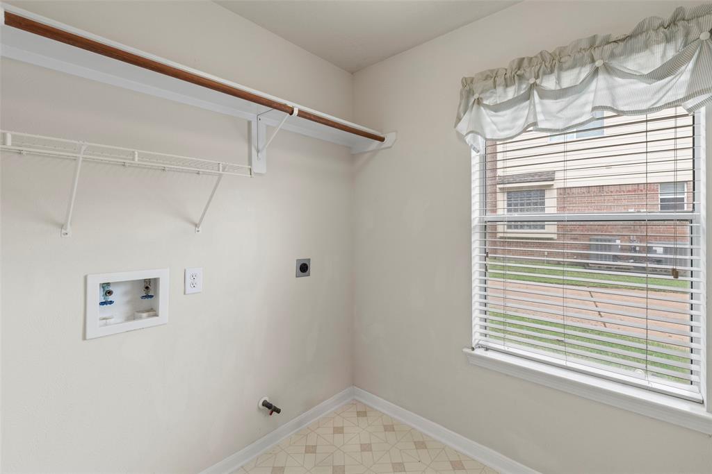 8815 Sunny Ridge Drive, Houston, Texas image 16