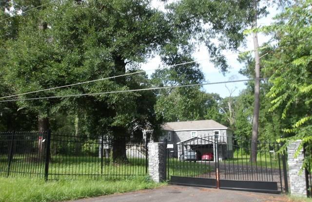83 White Oak Drive N