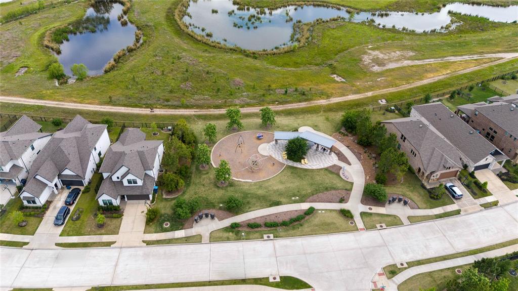 15010 Bonham Shore Drive, Cypress, Texas image 33