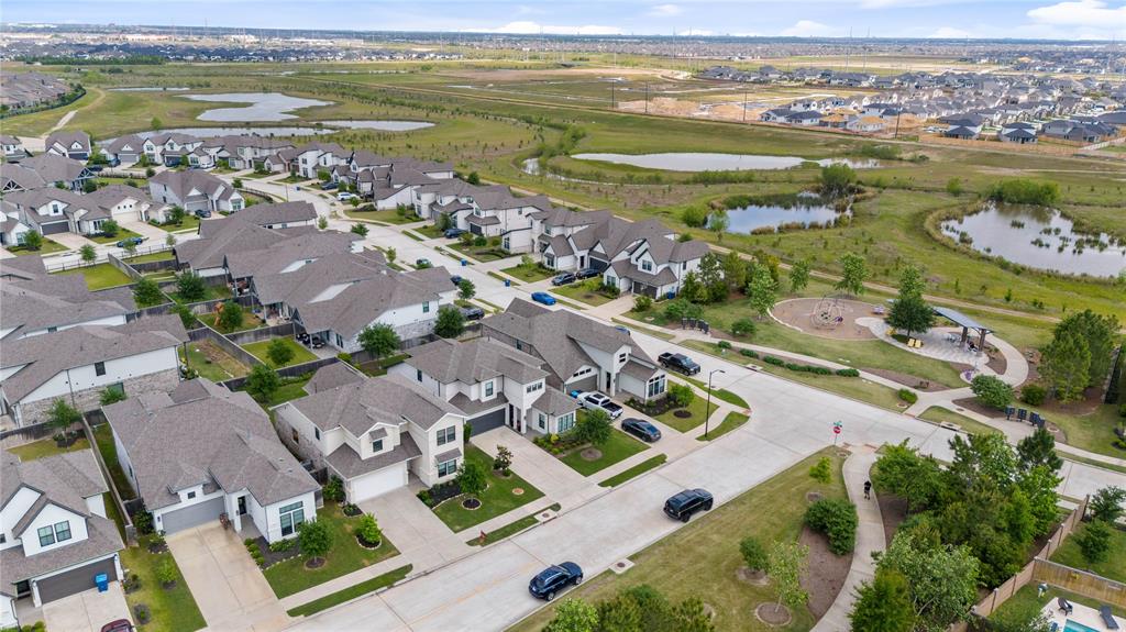 15010 Bonham Shore Drive, Cypress, Texas image 31