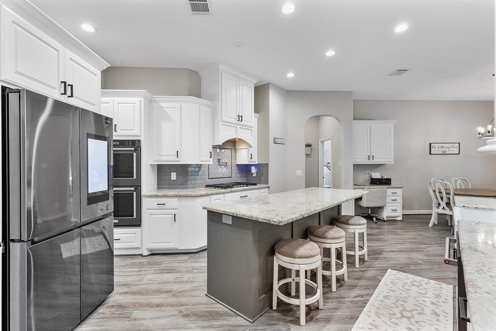 1018 Winchester Bend, Huffman, Texas image 10