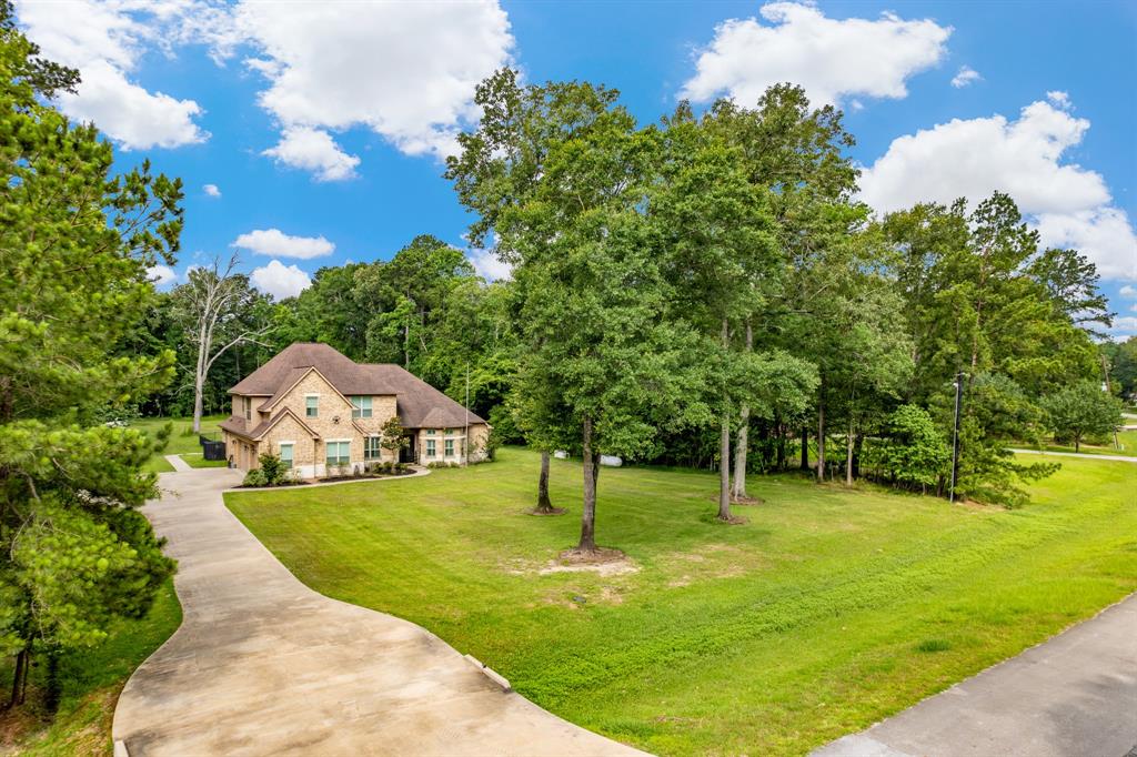 1018 Winchester Bend, Huffman, Texas image 3