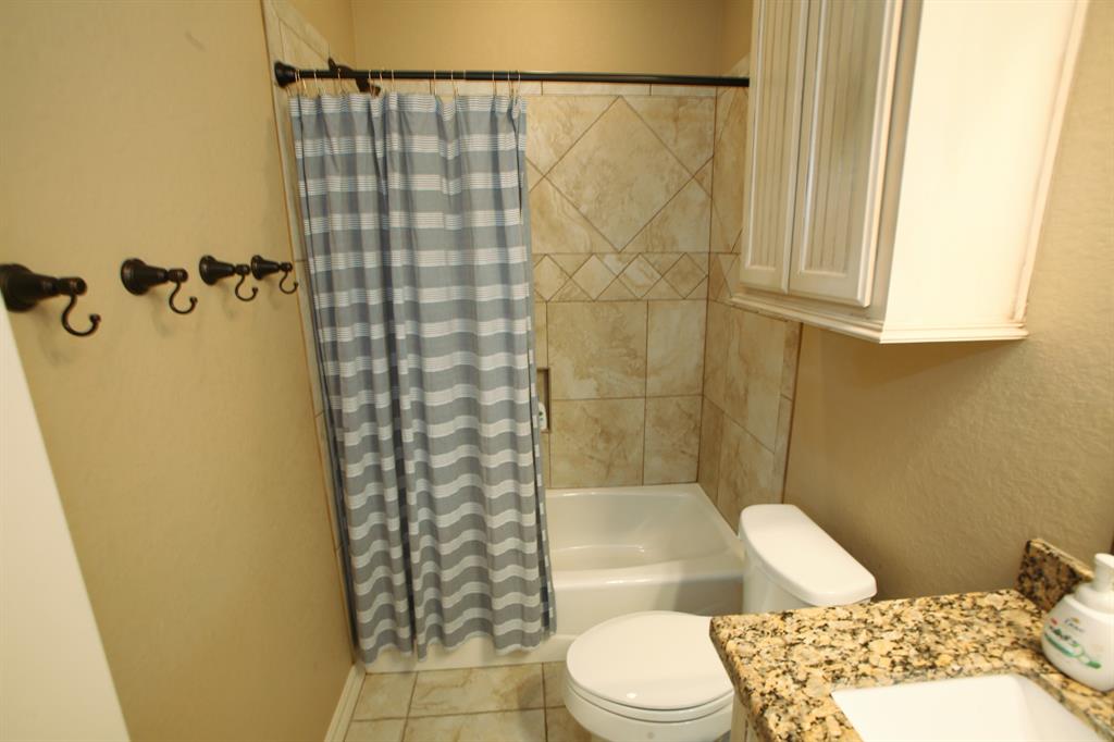 205 Rock Rose Ln, Lake Jackson, Texas image 17