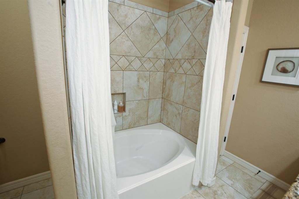 205 Rock Rose Ln, Lake Jackson, Texas image 14