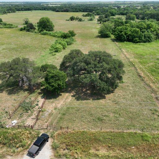 Cr 473, Lott, Texas image 4