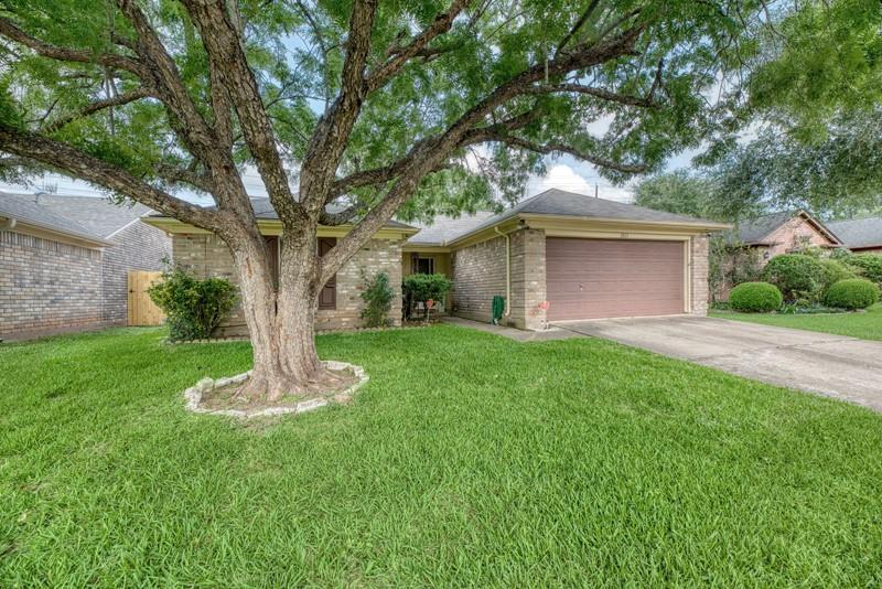 2823 Kettle Run, Sugar Land, Texas image 2