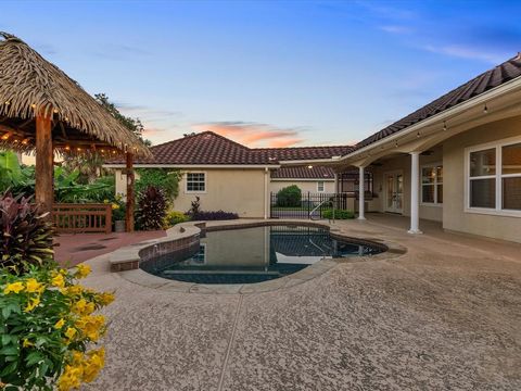 A home in San Leon