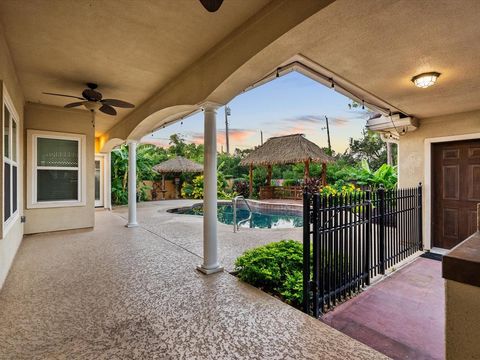 A home in San Leon